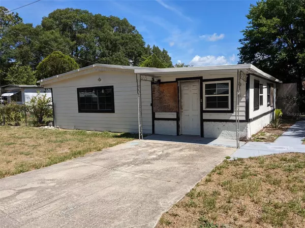 914 CR 483, Lake Panasoffkee, FL 33538