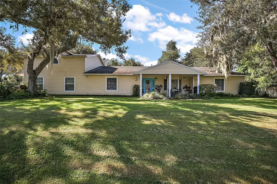 9800 FAIRWAY CIR, Leesburg, FL 34788