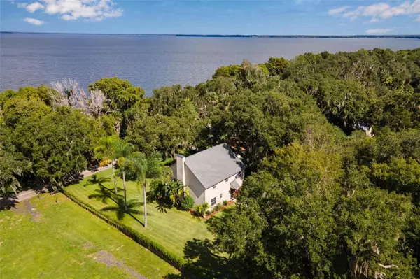 Yalaha, FL 34797,9006 LAKESHORE DR