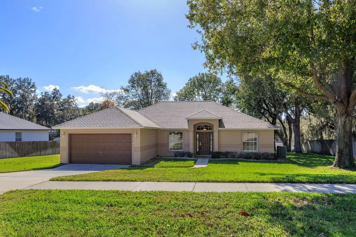 Minneola, FL 34715,1516 CANOPY OAKS DR