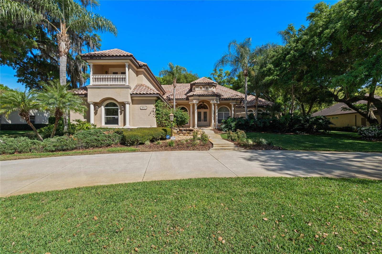3841 OAK POINTE DR, Lady Lake, FL 32159