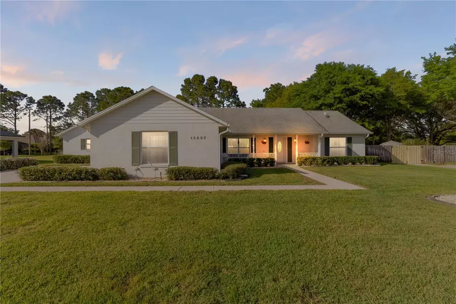 13437 OAK BEND DR, Grand Island, FL 32735