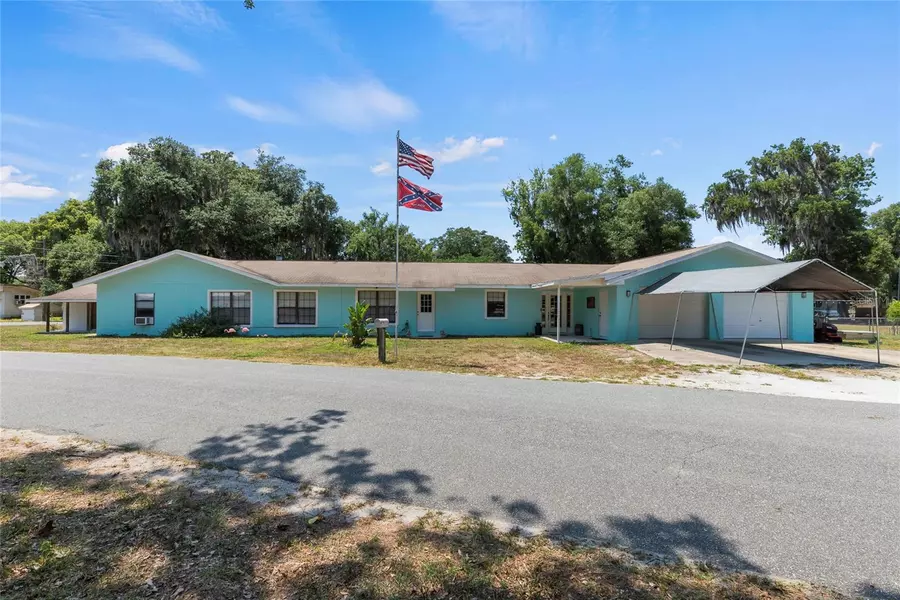 1048 CR 452A, Lake Panasoffkee, FL 33538