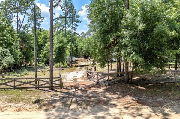 24512 OLD DEER RD, Paisley, FL 32767