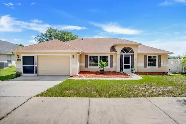 1023 BLUEGRASS DR, Groveland, FL 34736