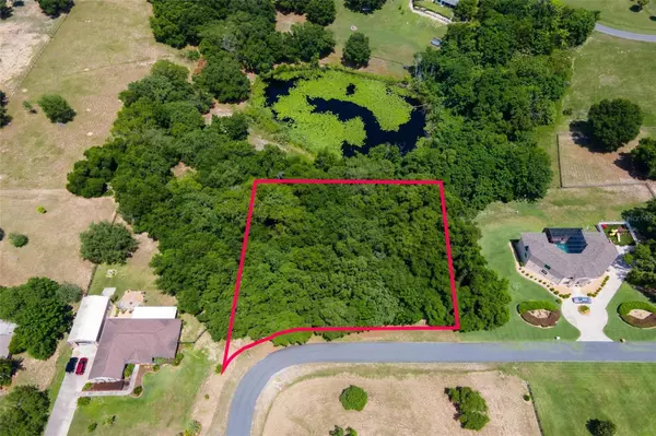 HUTCHINSON WAY,  Lady Lake,  FL 32159
