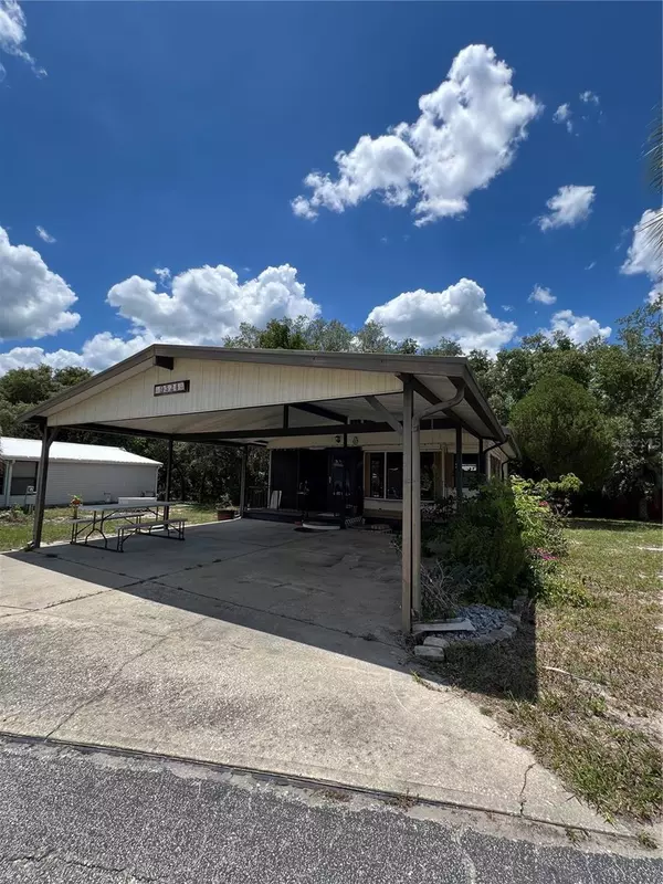 Weeki Wachee, FL 34613,9524 GRAY FOX DR