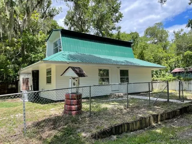 Lake Panasoffkee, FL 33538,2584 CR 401A