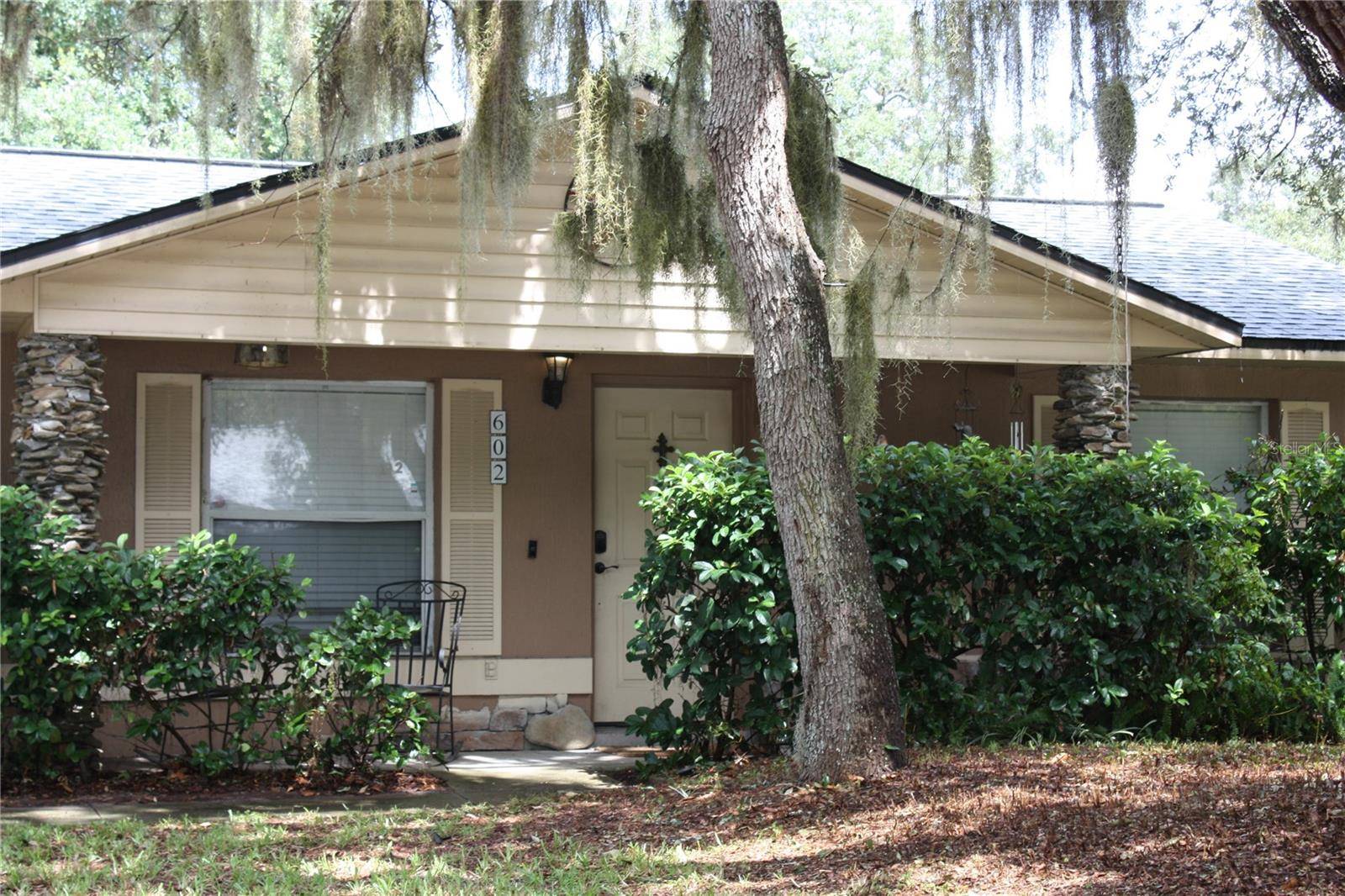 602 CRICKET HOLLOW LN,  Eustis,  FL 32726