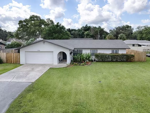 1365 CR 442,  Lake Panasoffkee,  FL 33538