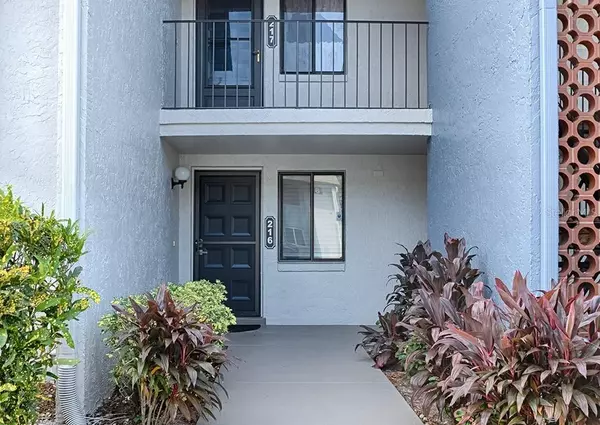 16 ESCONDIDO CIR #216,  Altamonte Springs,  FL 32701