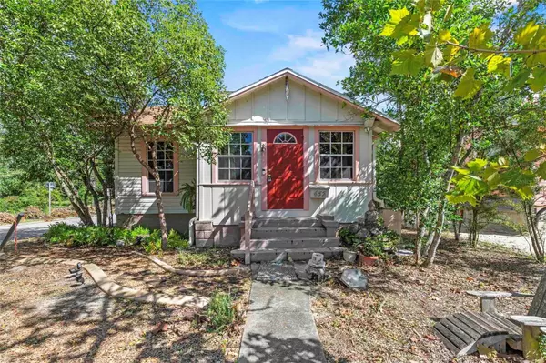 652 N TREMAIN ST,  Mount Dora,  FL 32757
