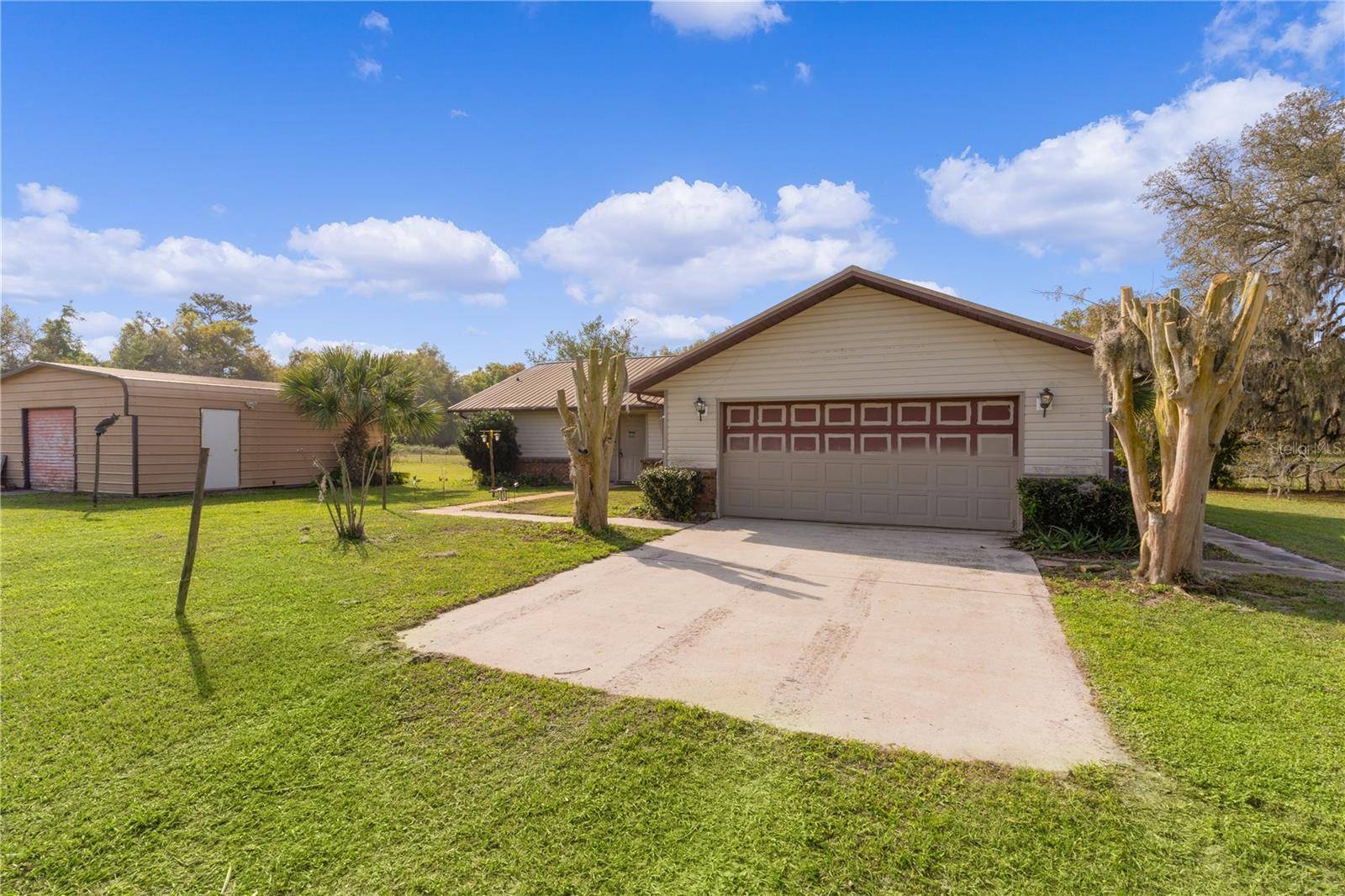 Oxford, FL 34484,593 NW 111TH LN