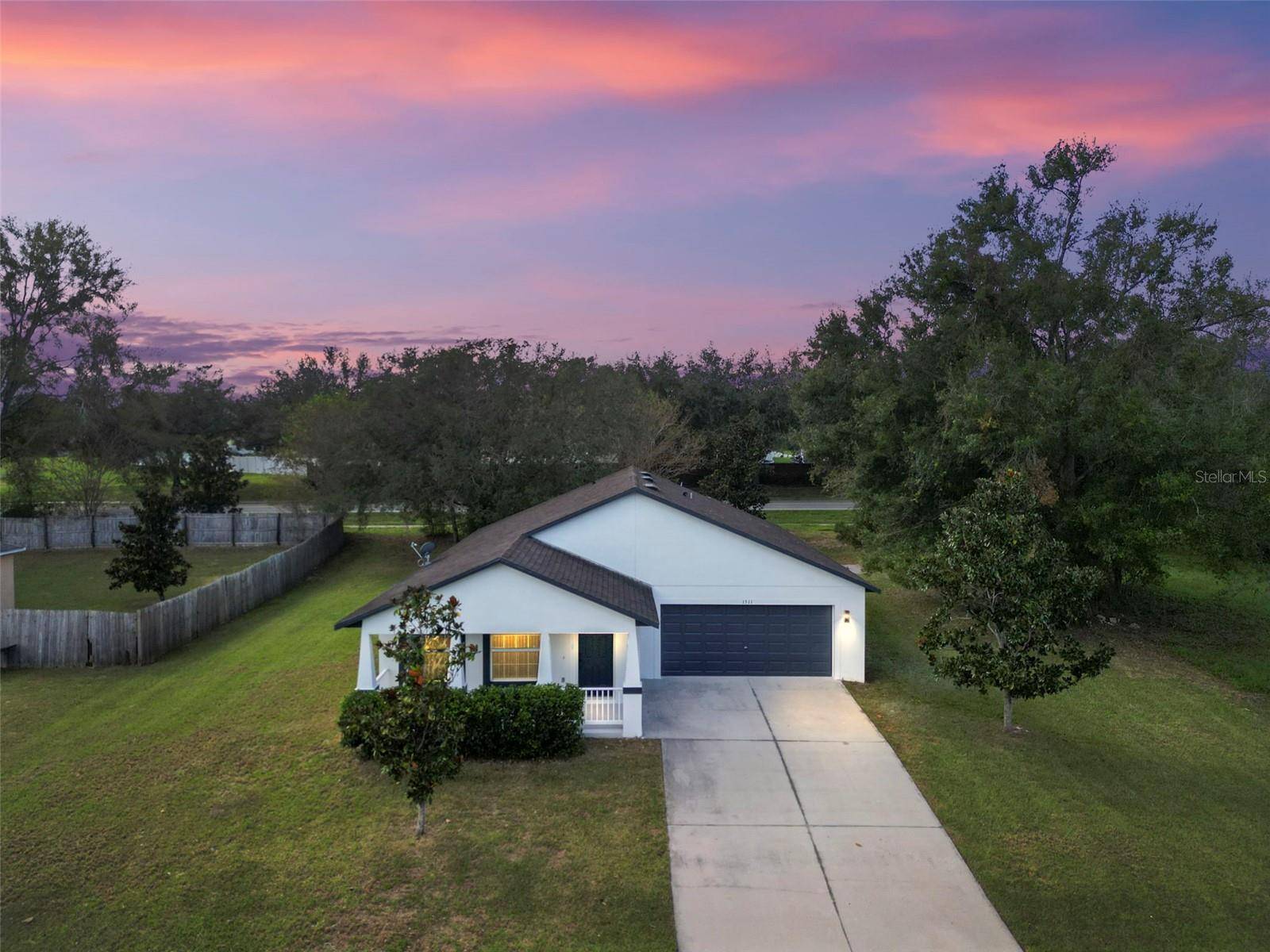 1511 KAYUNI DR, Mascotte, FL 34753