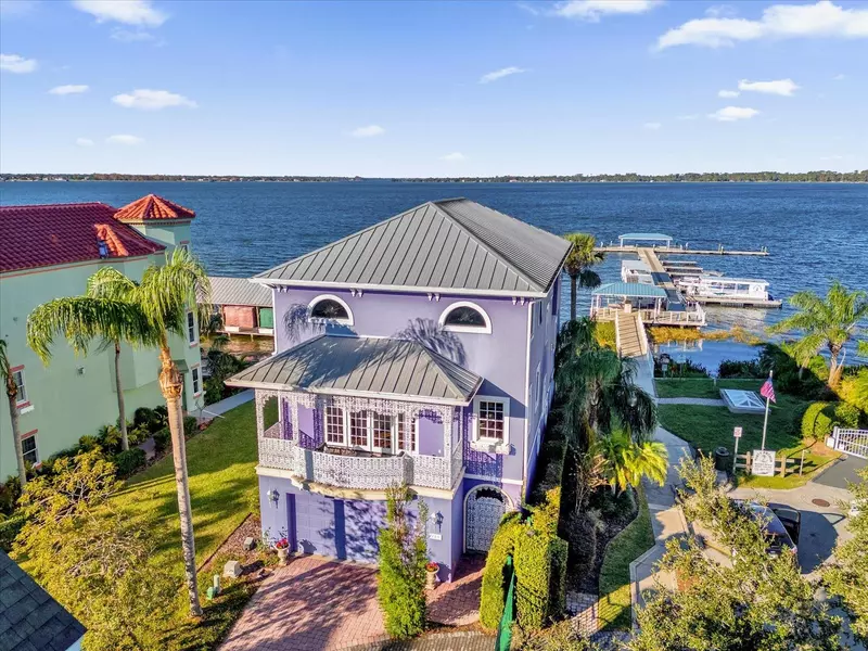 305 SHADOW HARBOUR LN #305, Mount Dora, FL 32757