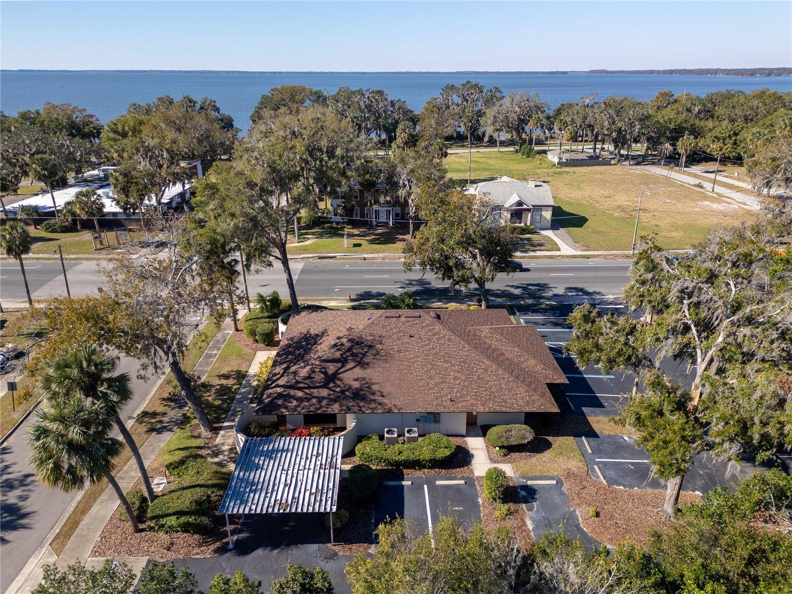 Eustis, FL 32726,801 N BAY ST