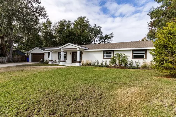 1001 MICHELLE CT, Tavares, FL 32778