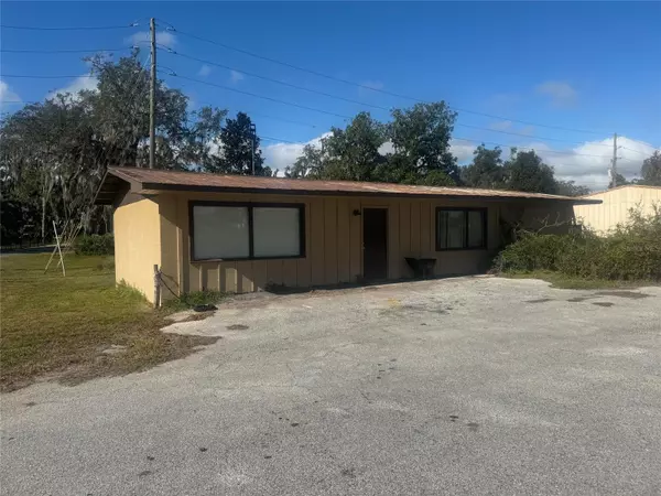 Tavares, FL 32778,405 DEAD RIVER RD