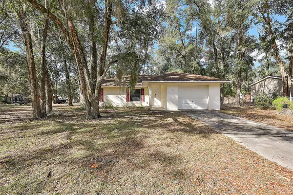 5870 SE 158TH CT, Ocklawaha, FL 32179