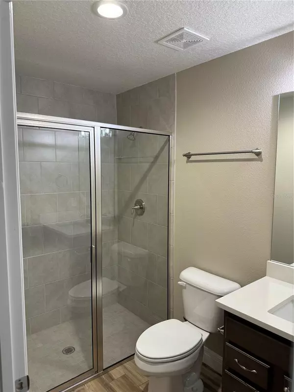 Eustis, FL 32726,827 E CLIFFORD AVE
