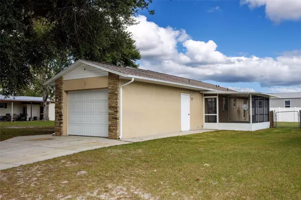 Umatilla, FL 32784,9 CAYMAN CIR