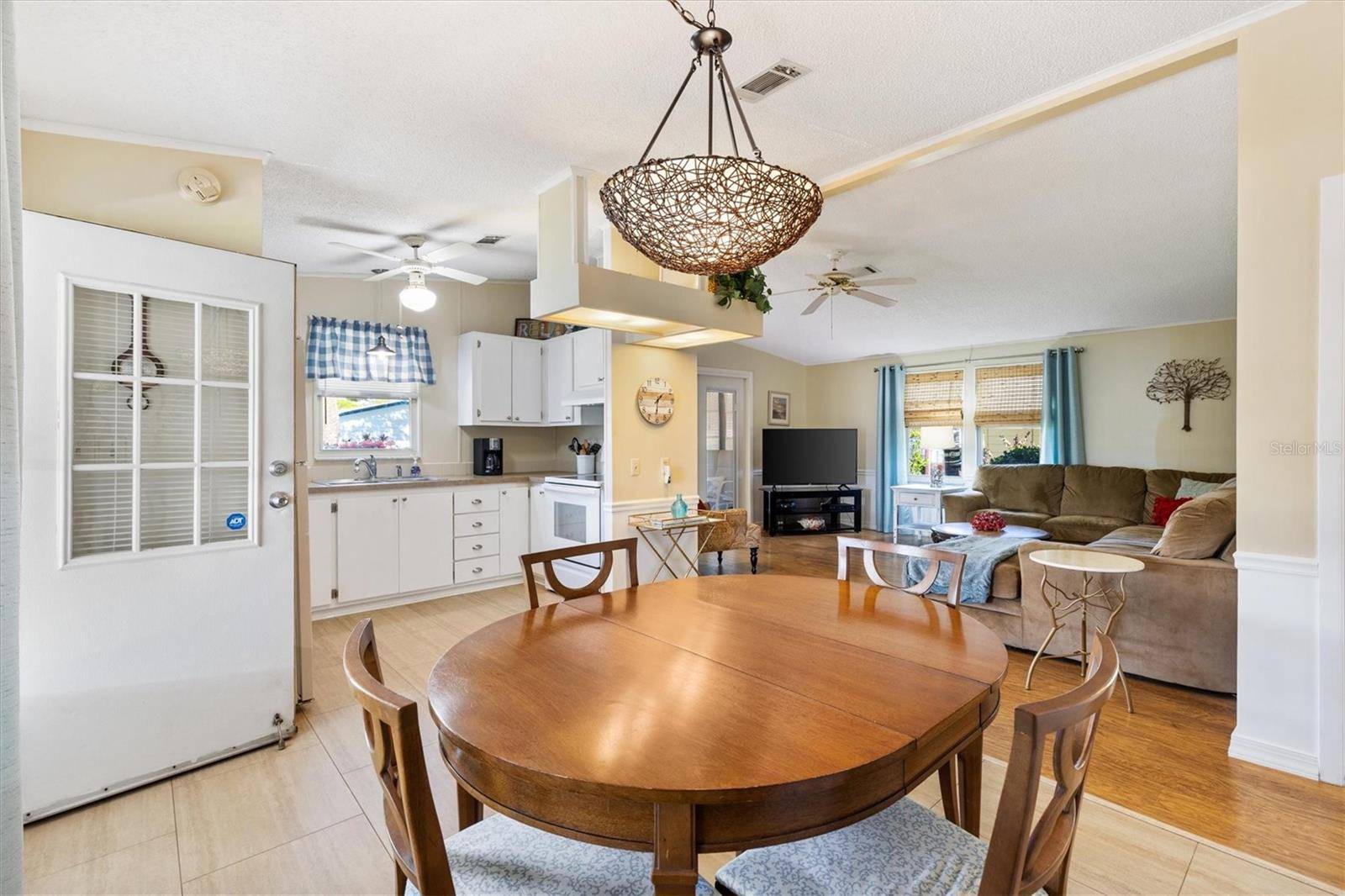 The Villages, FL 32159,1523 W SCHWARTZ BLVD