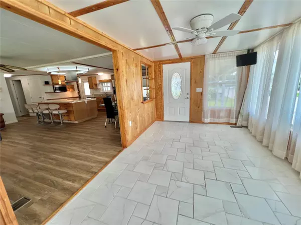 Leesburg, FL 34748,104 CHESTNUT ST