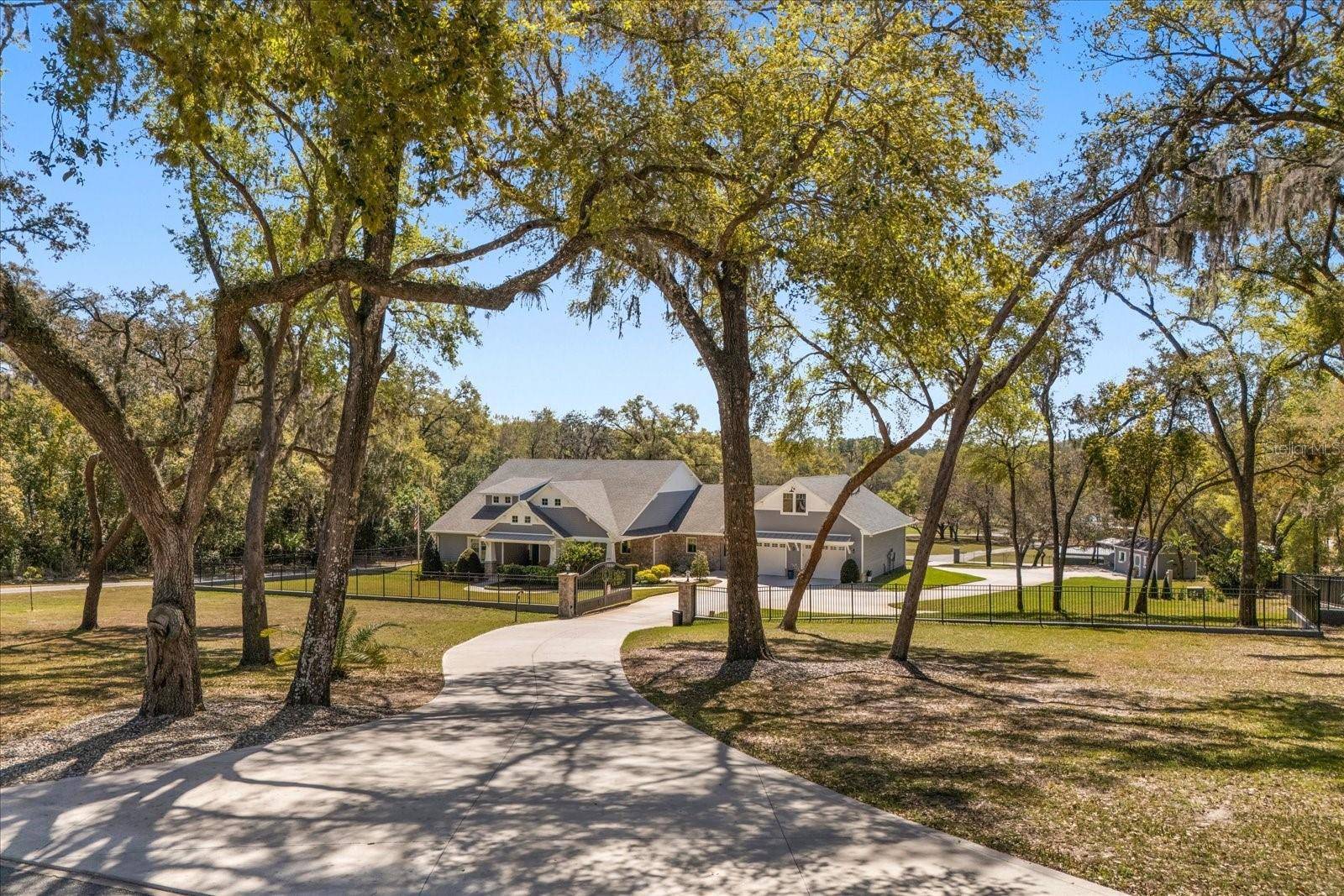 2600 ROBIE AVE, Mount Dora, FL 32757