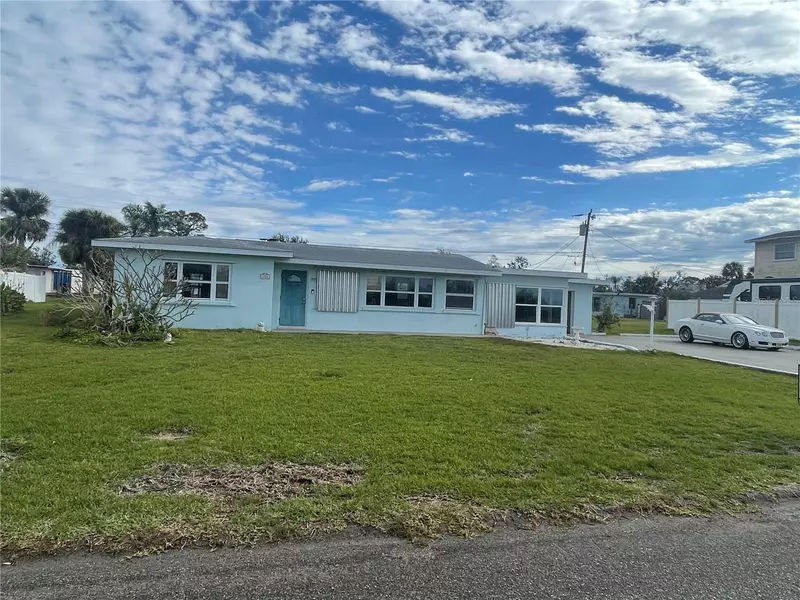 4761 LEMON BAY DR, Venice, FL 34293