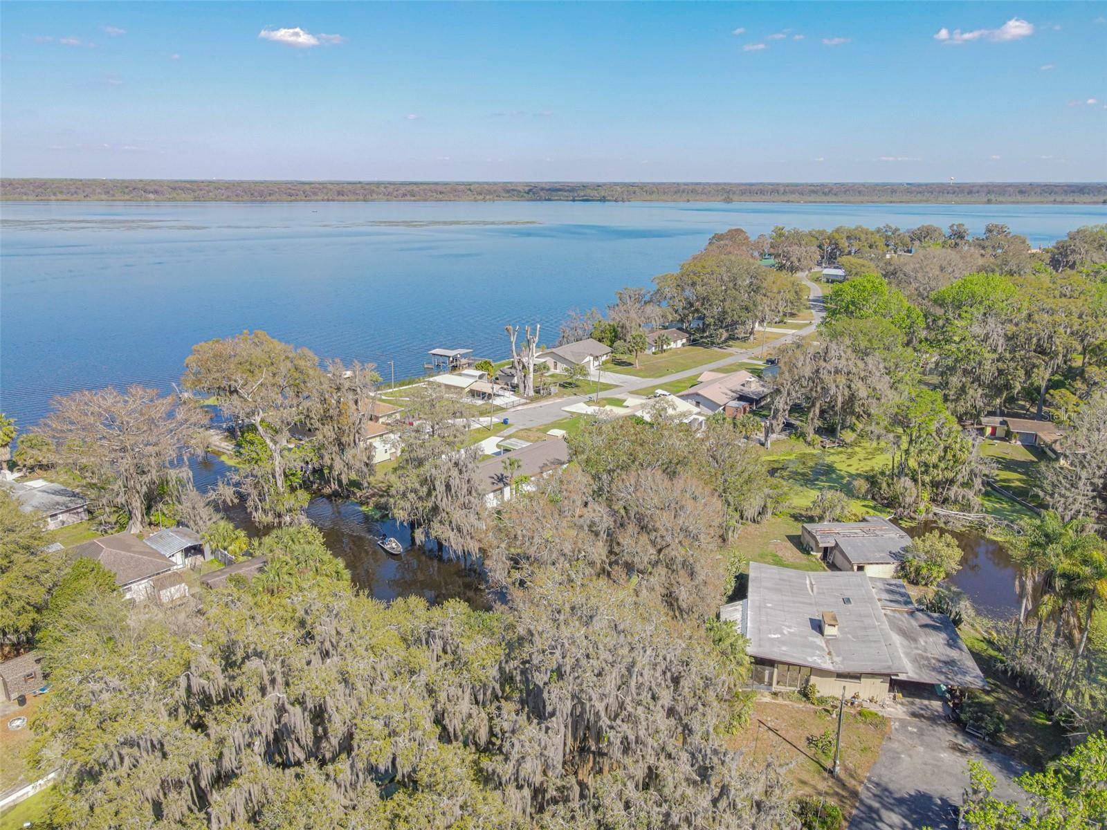 Lake Panasoffkee, FL 33538,2439 CR 453