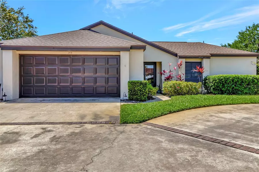 1908 OAK CIR, Tavares, FL 32778