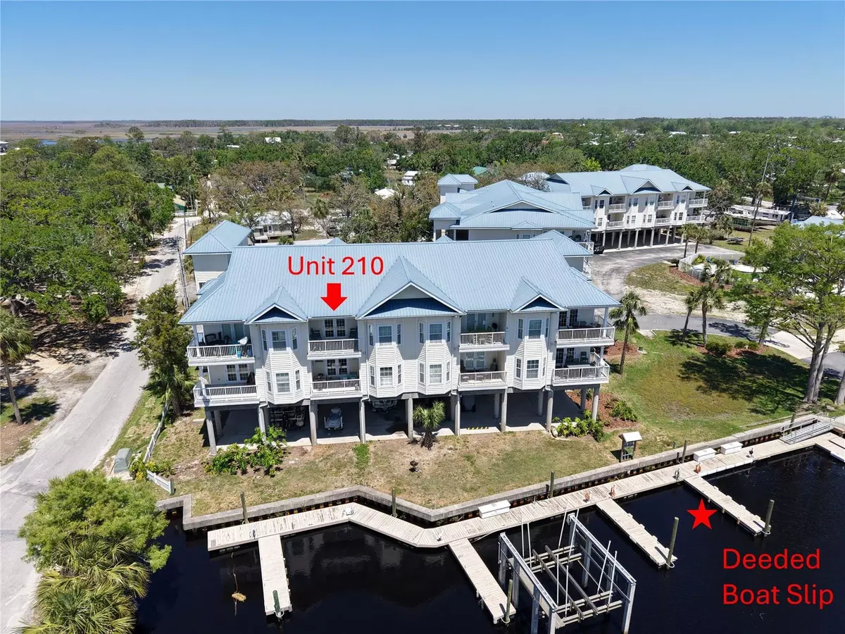Suwannee, FL 32692,54 SE 910 AVE #210/3