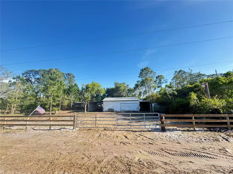 21240 SE 142ND ST, Umatilla, FL 32784