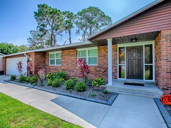 Eustis, FL 32726,111 CARDINAL LN