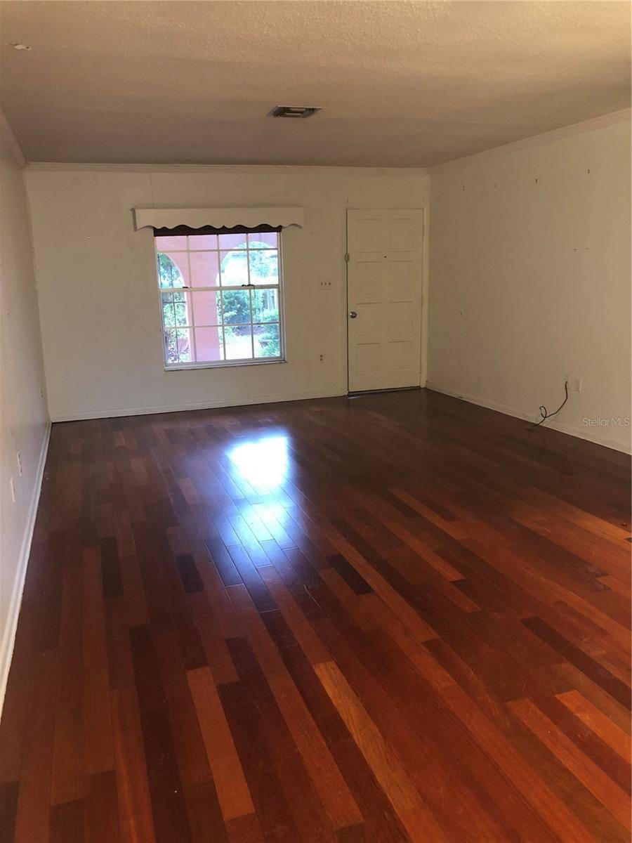 Eustis, FL 32726,507 BATES AVE
