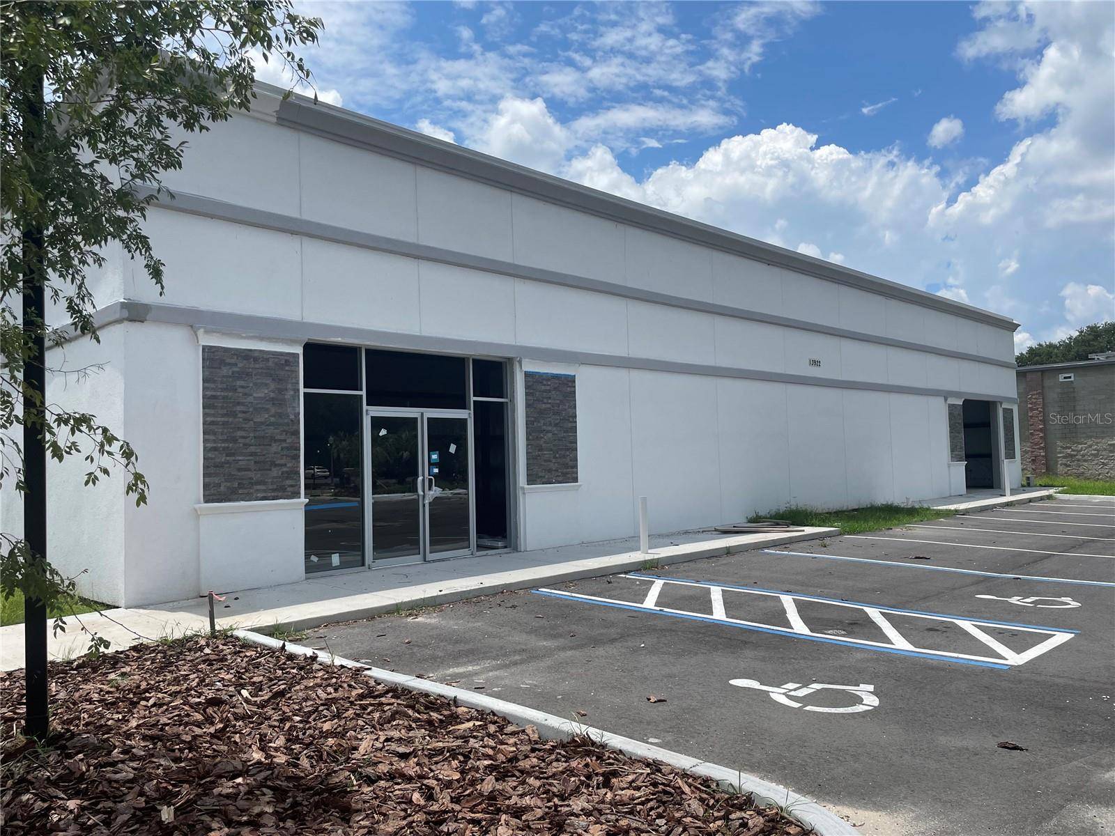 13922 N US-441 HWY, Lady Lake, FL 32159