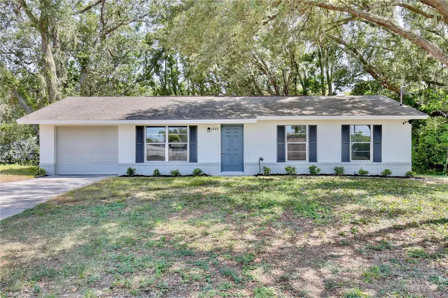 1228 PADGETT CIR, Lady Lake, FL 32159