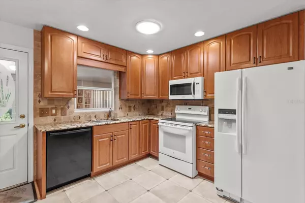Crystal River, FL 34429,2542 N REGATTA PT