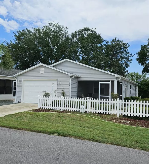 2105 ESCOBAR AVE, The Villages, FL 32159