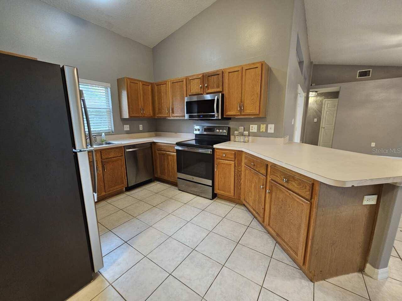 Minneola, FL 34715,931 SUNSET SHORES DR