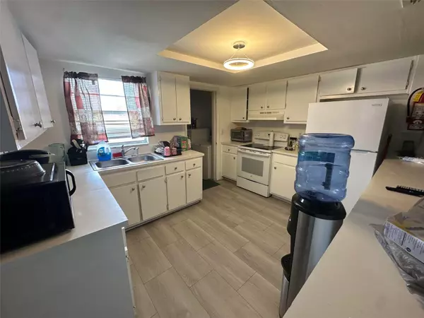 Fort Myers, FL 33907,5454-5456 8TH AVE
