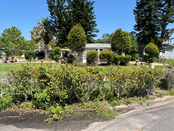 31545 TERRACE DR, Tavares, FL 32778