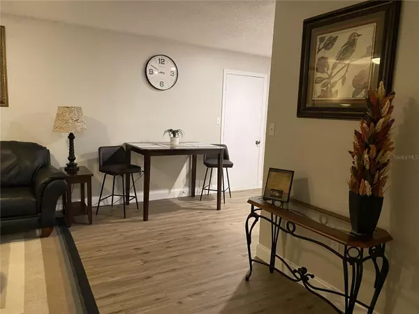 Tavares, FL 32778,930 CEDAR CIR