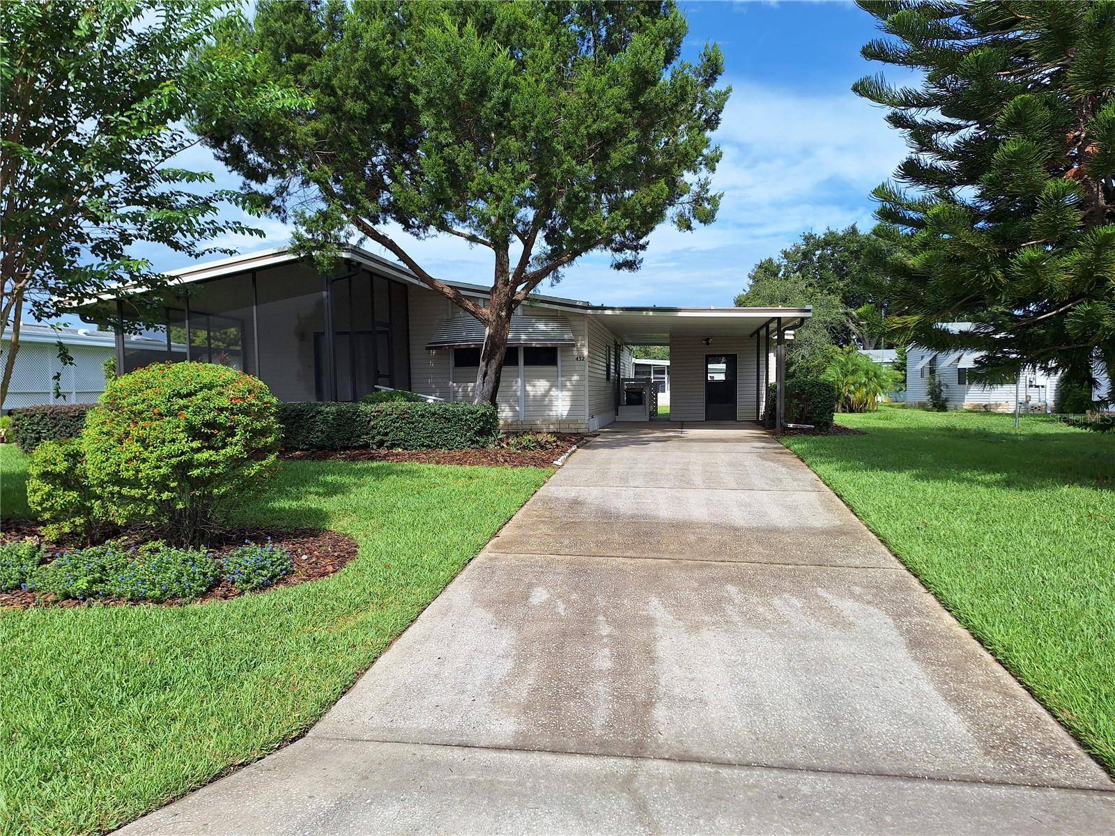 Tavares, FL 32778,432 SANTA FE RD E