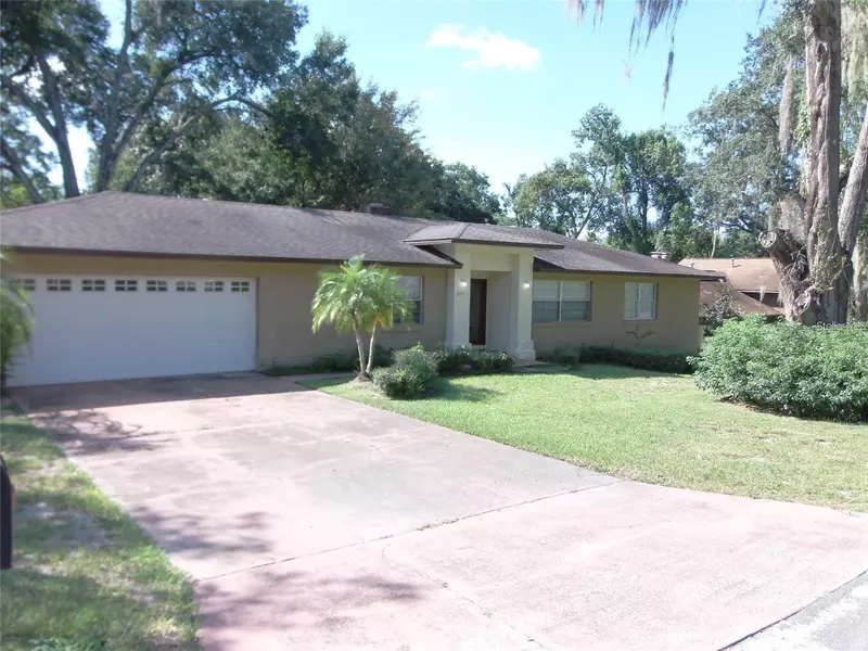 2115 STEWART LN, Mount Dora, FL 32757
