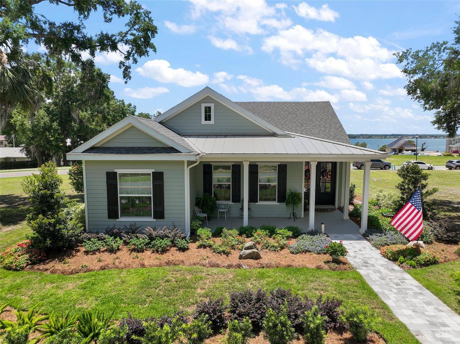 622 W 11TH AVE, Mount Dora, FL 32757