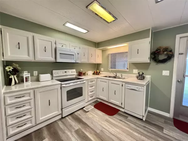 Leesburg, FL 34748,117 JACARANDA DR