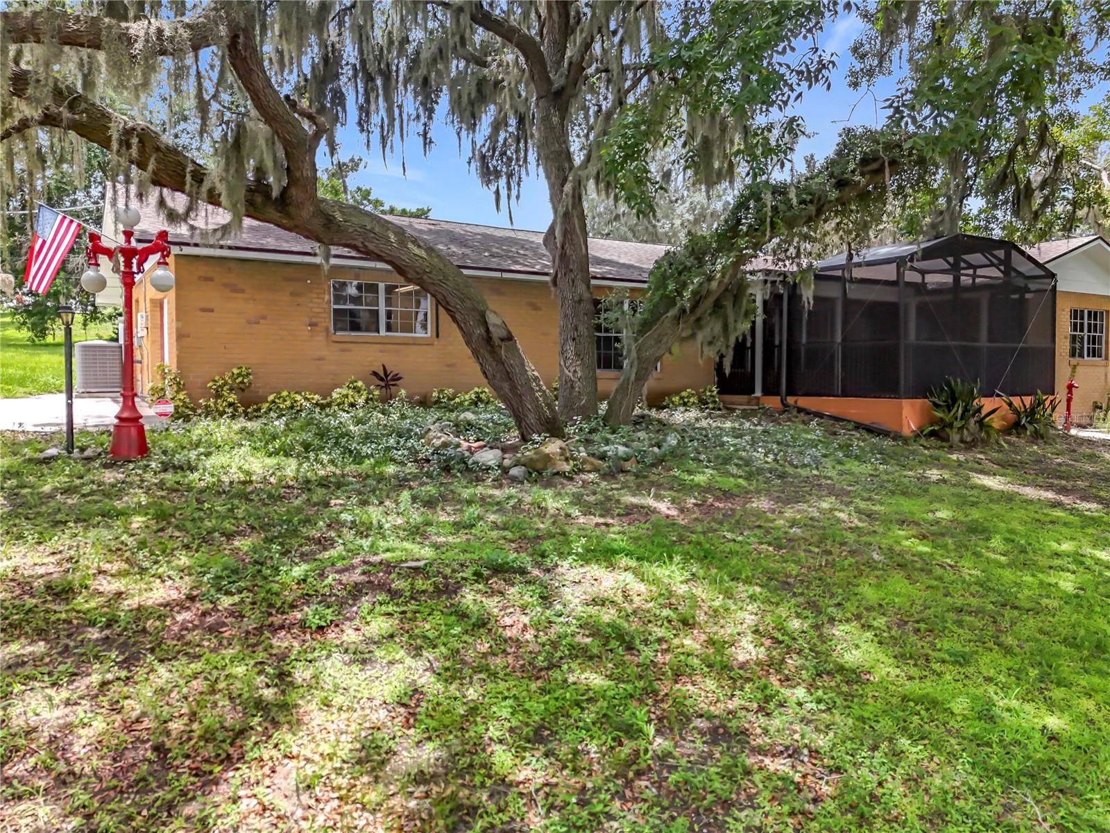 Groveland, FL 34736,919 S LAKE AVE
