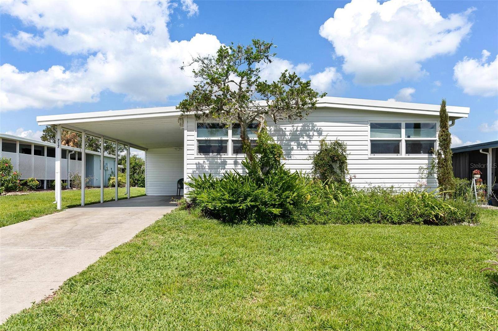Leesburg, FL 34748,717 W COACH N FOUR DR