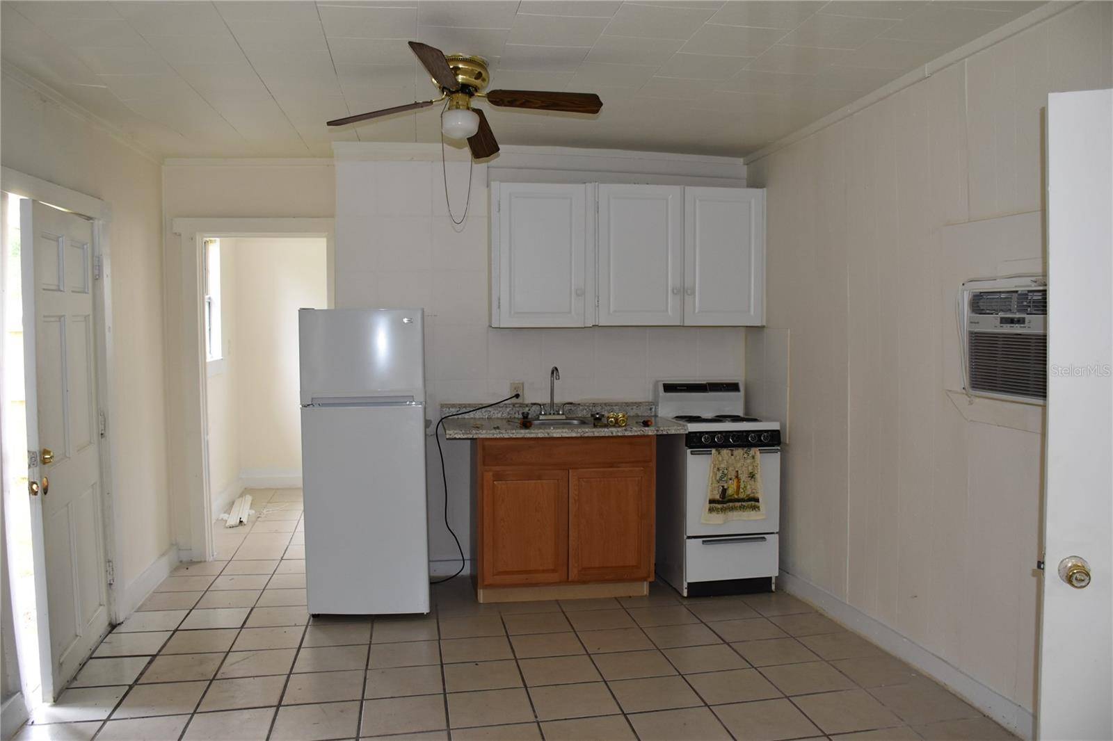 Sanford, FL 32773,2611 HIAWATHA AVE